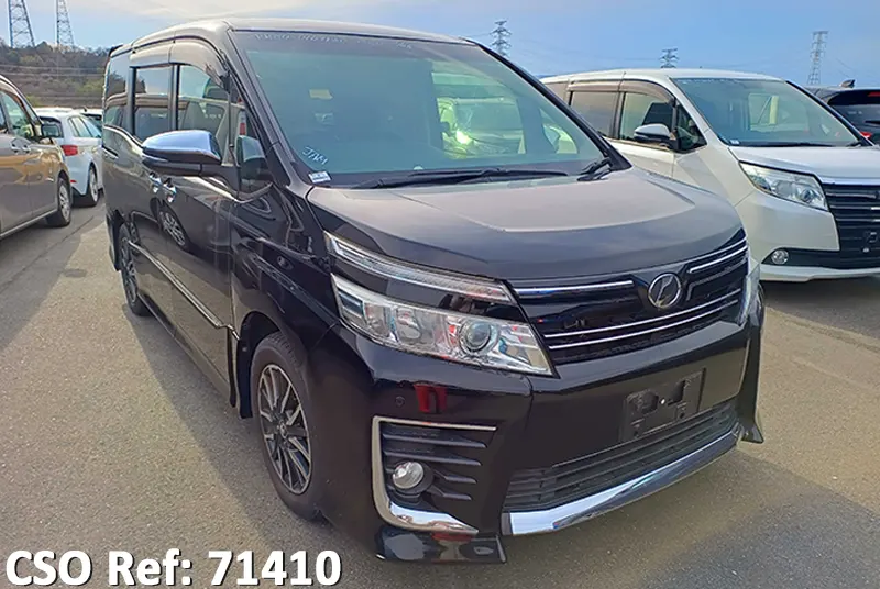 Toyota / Voxy 2015